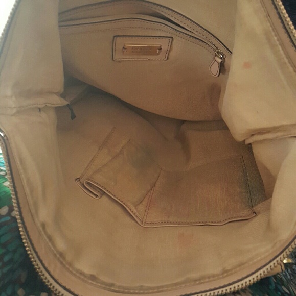 ***XL Badgley Mischka Leather Bag bought it here used twice & stored - Picture 9 of 12